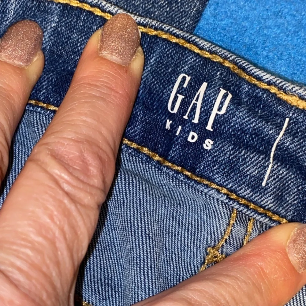 Gap kids boys 7 straight jeans with fake button
